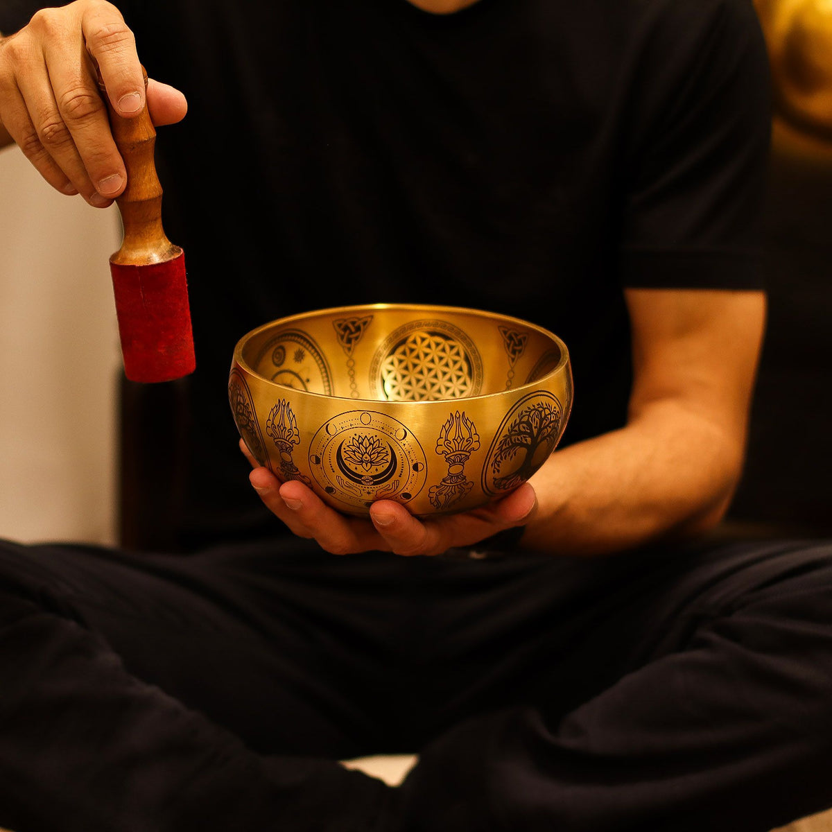 Coffret 4 Bols Chantants en Laiton Gravés Bouddha • 3,85kg