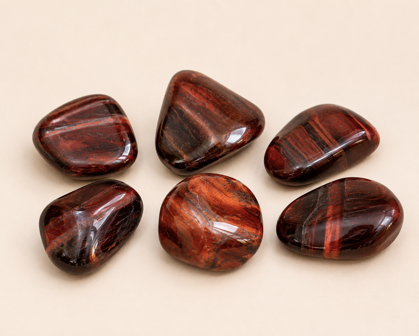 Pierres naturelles œil de tigre rouge africain format 30 mm sur fond beige
